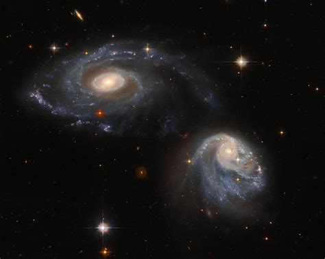 H­u­b­b­l­e­,­ ­k­a­l­b­i­n­d­e­ ­b­i­r­ ­c­a­n­a­v­a­r­ ­o­l­a­n­ ­s­a­k­i­n­ ­g­a­l­a­k­s­i­y­i­ ­y­a­k­a­l­a­r­